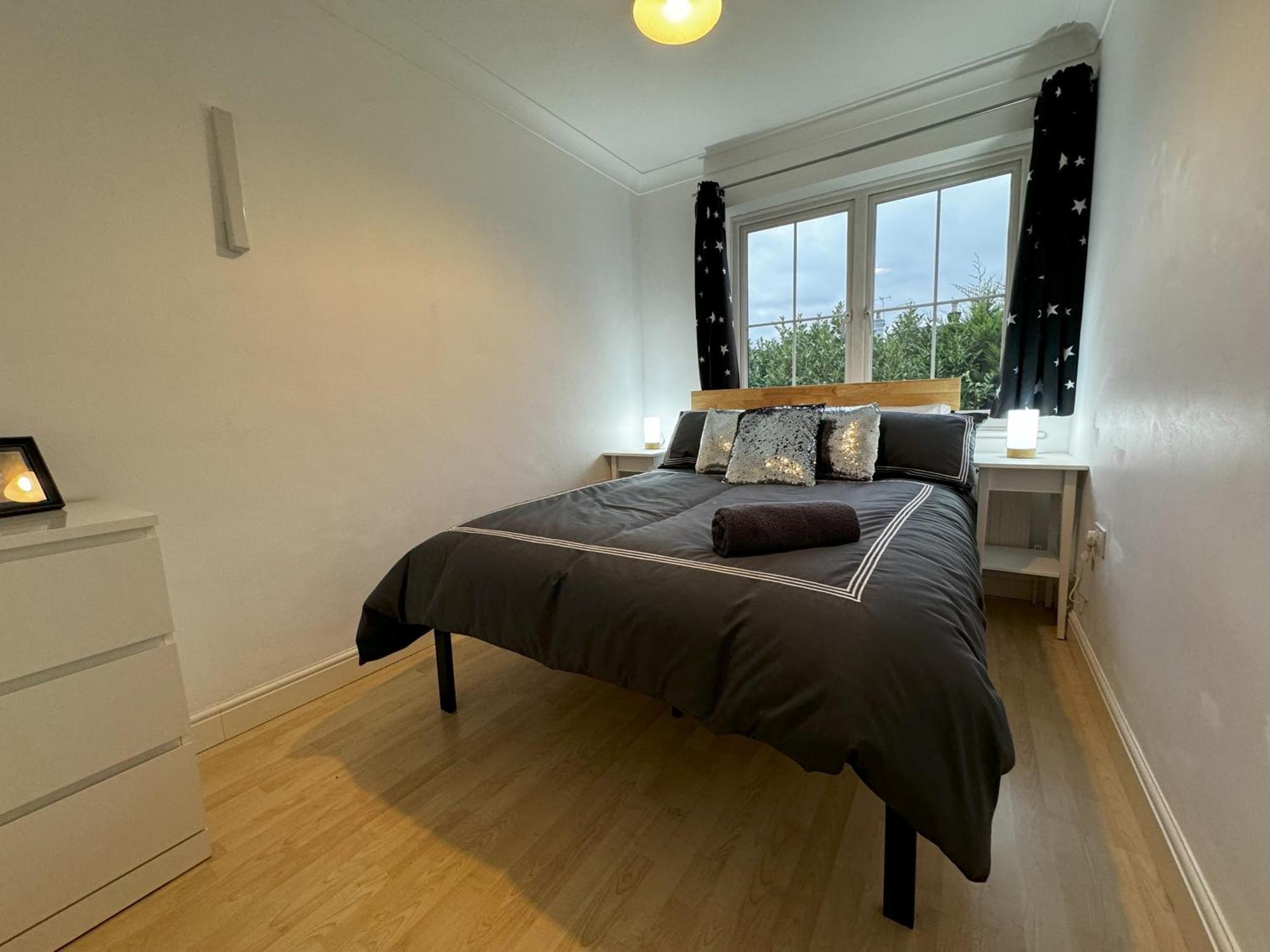 Chieveley Mews By Sarrochic Villa Sunningdale Exterior photo